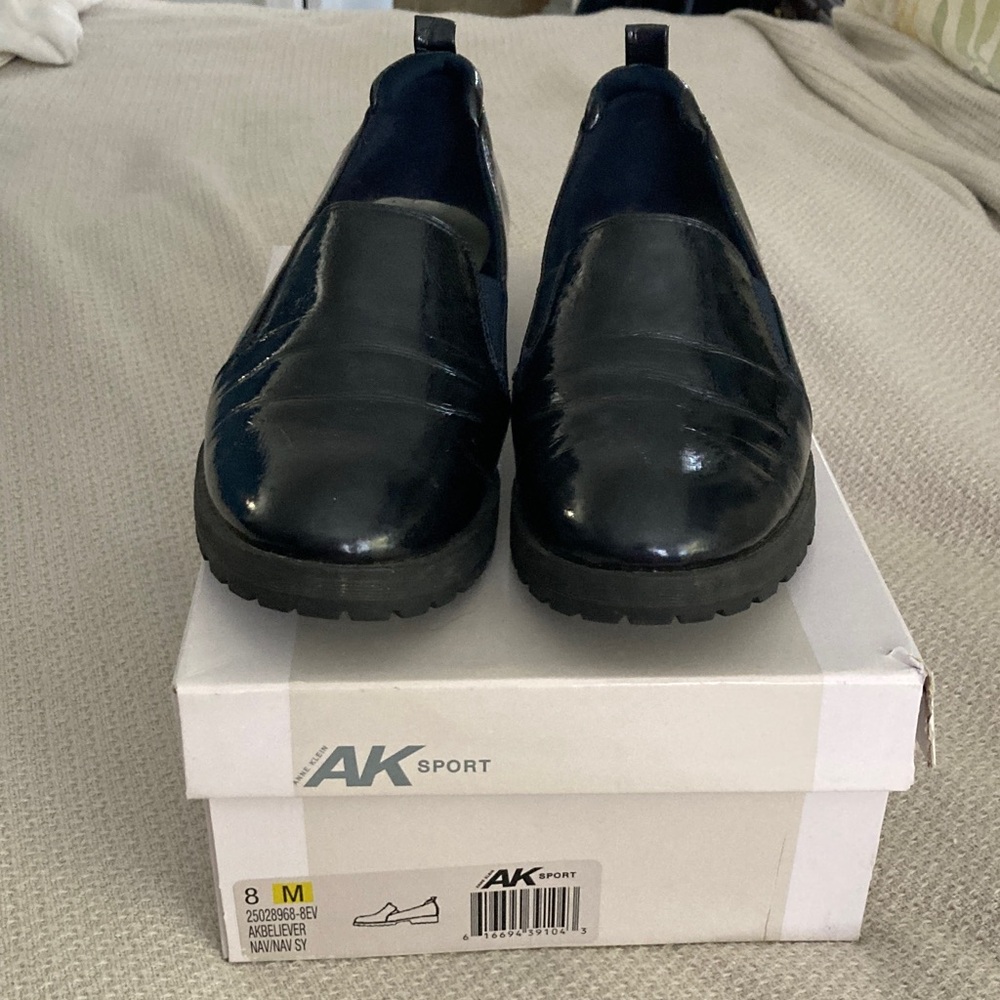 Anne Klein Sport Navy Patent leather size 8m